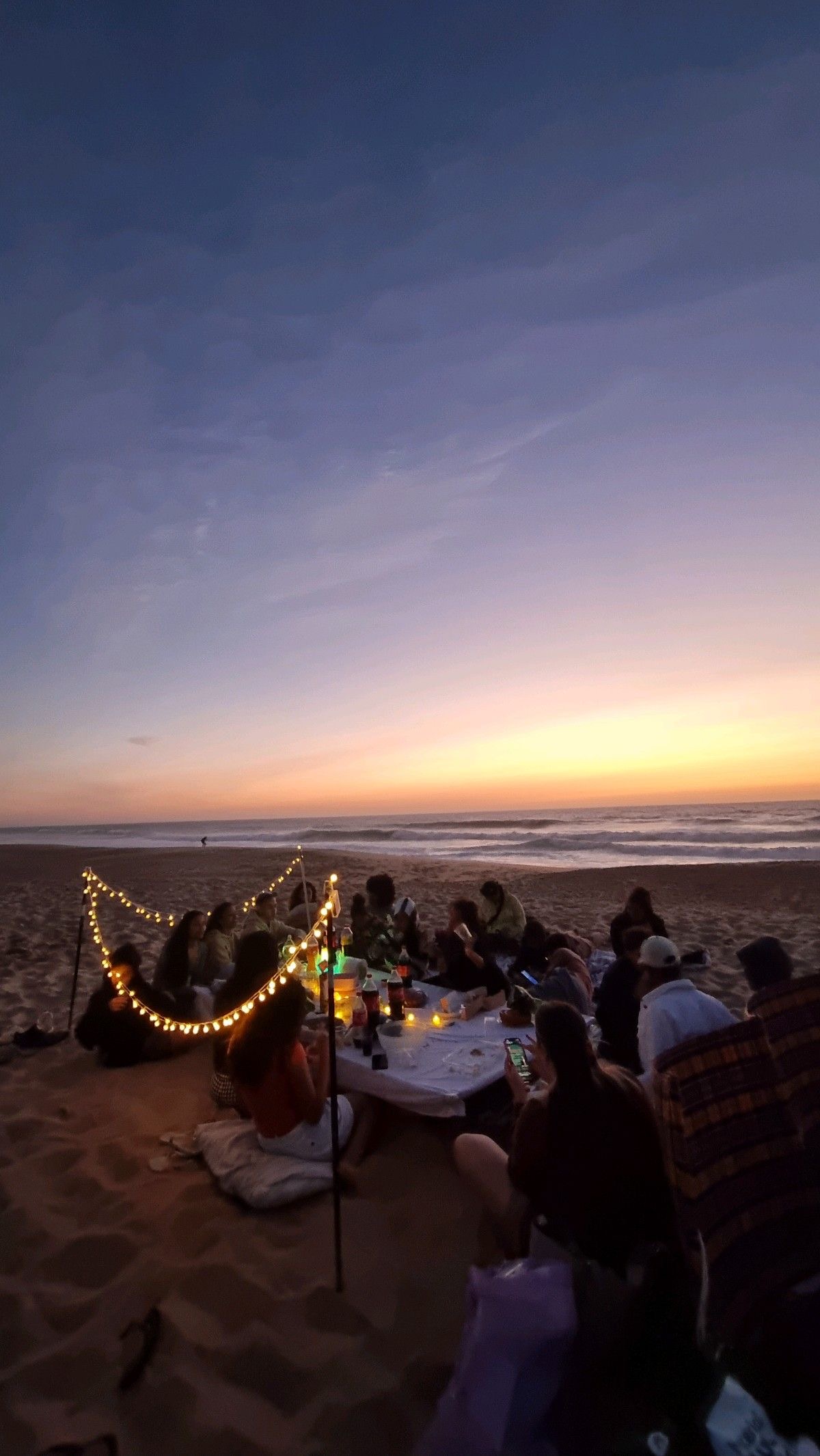Aniversariantes do mês com Luau & confecção de cartazes da maratona